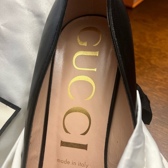 Gucci
Women's Zumi Pointed-Toe Pumps - Picture 7 of 8